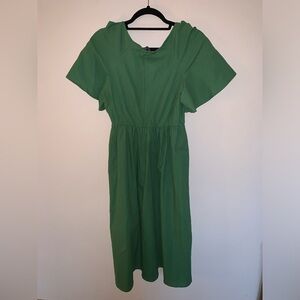 Short sleeve green dress